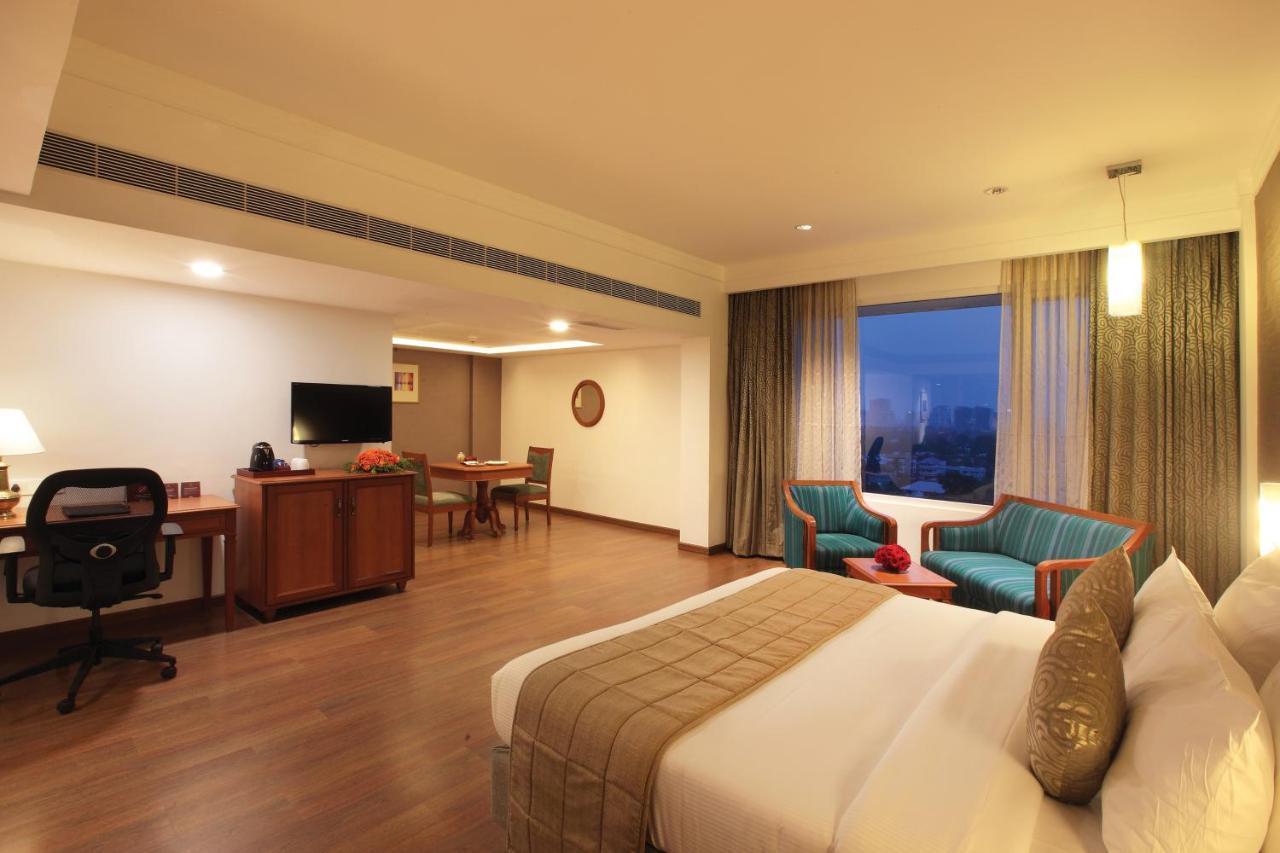 Monsoon Empress Kochi Hotel Exterior photo
