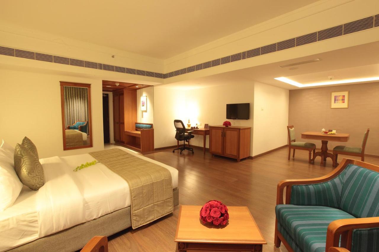 Monsoon Empress Kochi Hotel Exterior photo