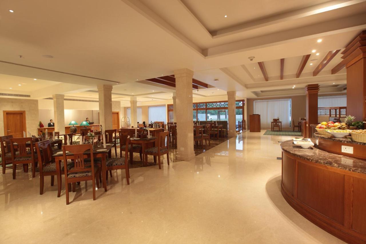 Monsoon Empress Kochi Hotel Exterior photo